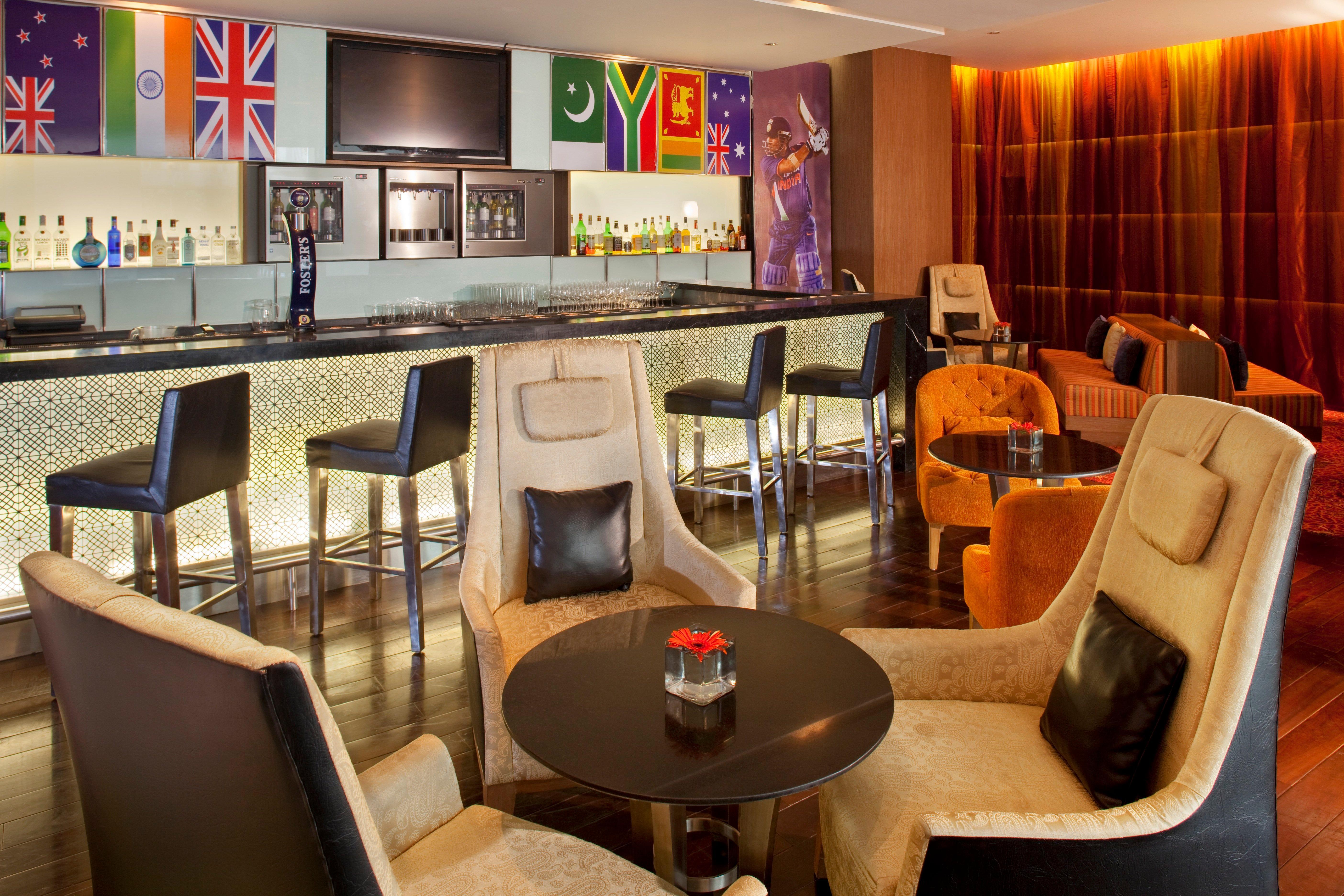 ホリデイ イン ムンバイ インターナショナル エアポート エクステリア 写真 The bar at the lounge