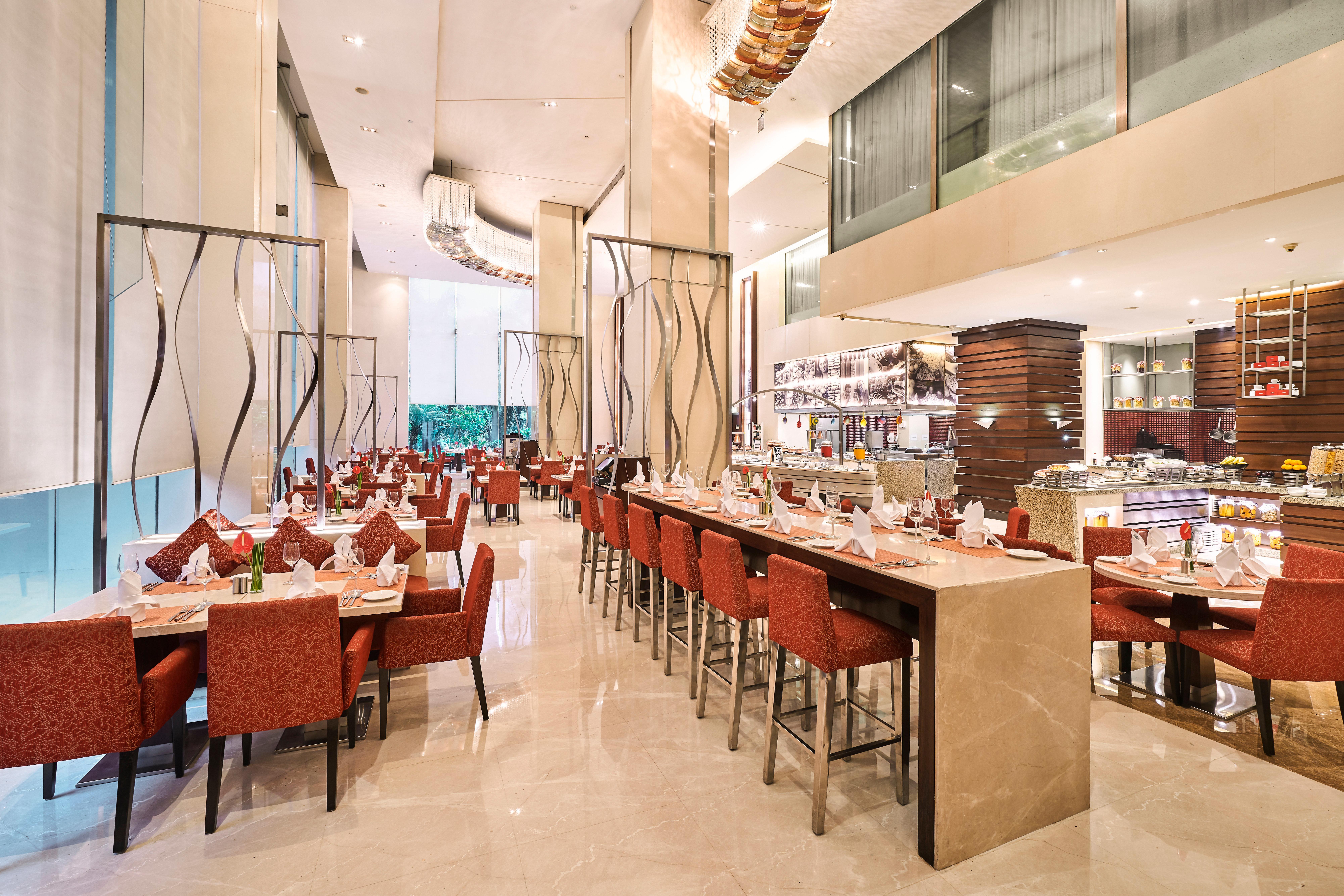 ホリデイ イン ムンバイ インターナショナル エアポート エクステリア 写真 The restaurant