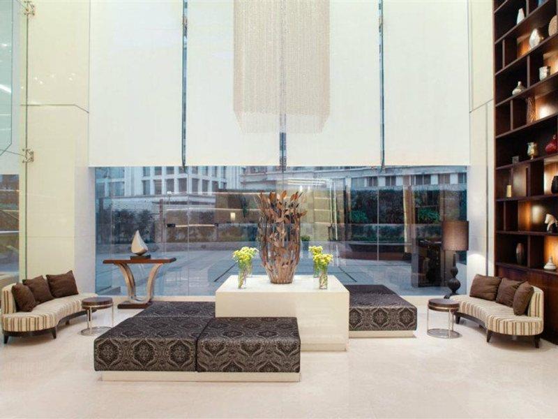 ホリデイ イン ムンバイ インターナショナル エアポート エクステリア 写真 The lobby of the hotel